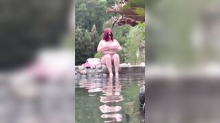 Dame tu leche y cógeme duro mientras nadie nos mira