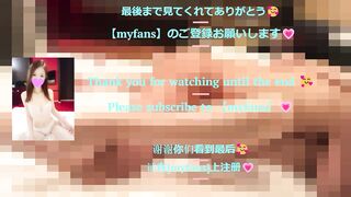 I stimulate my slutty girlfriend's clitoris with high-speed fingering
