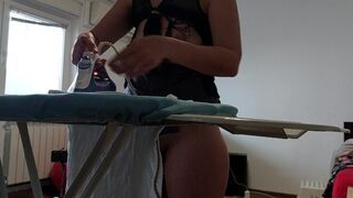 Amateur mom does housework naked. Wife hairy pussy, big tits, big ass.