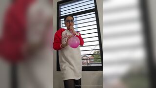 Inflating and stuffing my dress with a balloon (full video on C4S / MV / OF / Membersite)
