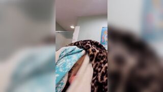 Day in the Life Morning Workout and Shower with Me