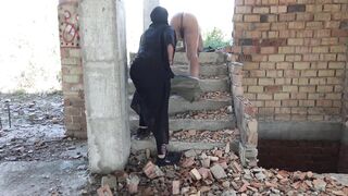arab wife outdoor sex with German expat in Dubai امرأة سورية تزني مع رجل ألماني