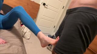 He couldn’t handle her foot teasing… FOUR huge cumshots followed Full video on profile