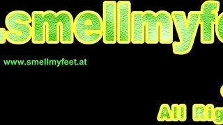 sniff my foot