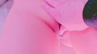 He makes me cum fingering my pussy