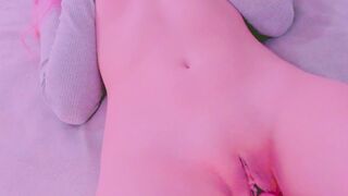 He makes me cum fingering my pussy