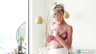 Foxxxy Darlin: Meet Foxxxy, a 60-year-old wife, MILF and GILF with big tits and a pierced clit