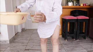 Dirty granny MariaOld pissing and take gilden shower