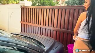 Helen Star: Workin' at the Car Wash