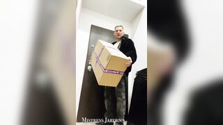 Hardcore sex for courier. Full video on my Onlyfans (link in bio)