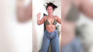 Curvy Brunette Takes Over the Dance Floor in Tiny Bikini—You Can’t Stop Watching!